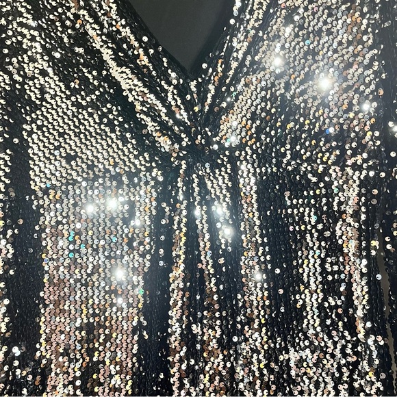 Women’s Primary All Over Sequins Black & Silver Long Sleeve Dress Size Large - Picture 2 of 8